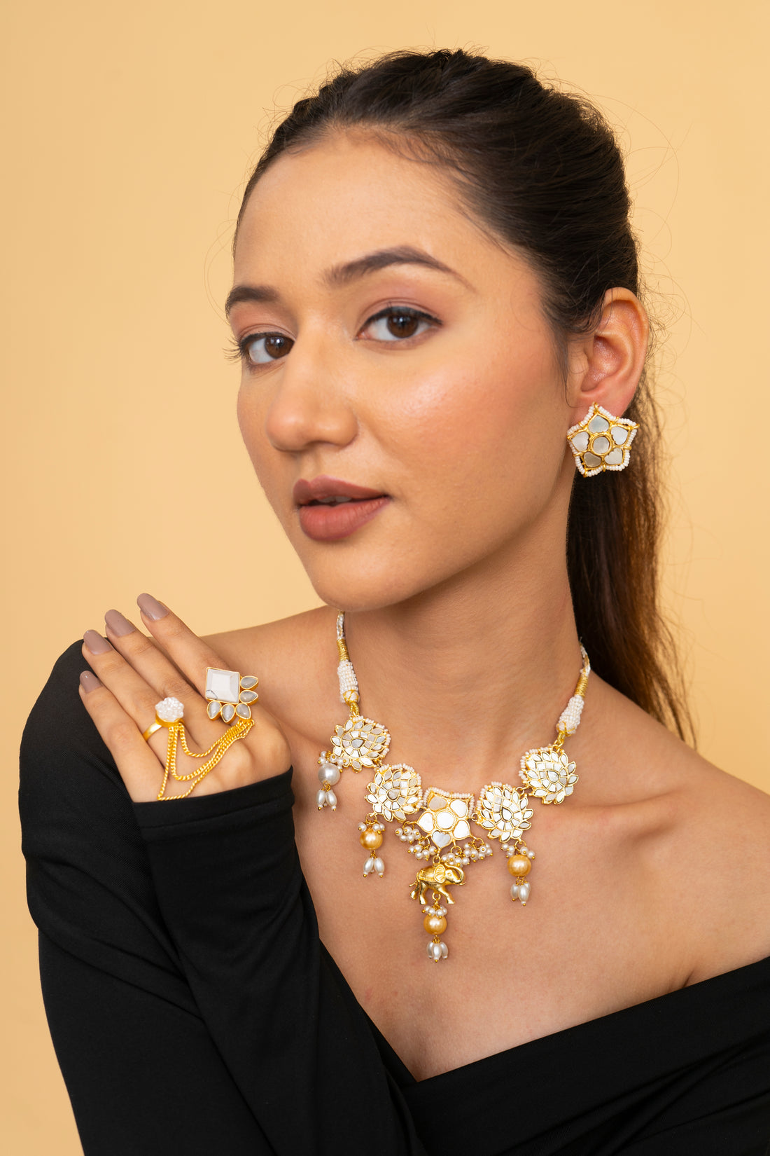 CHAAND NECKLACE SET