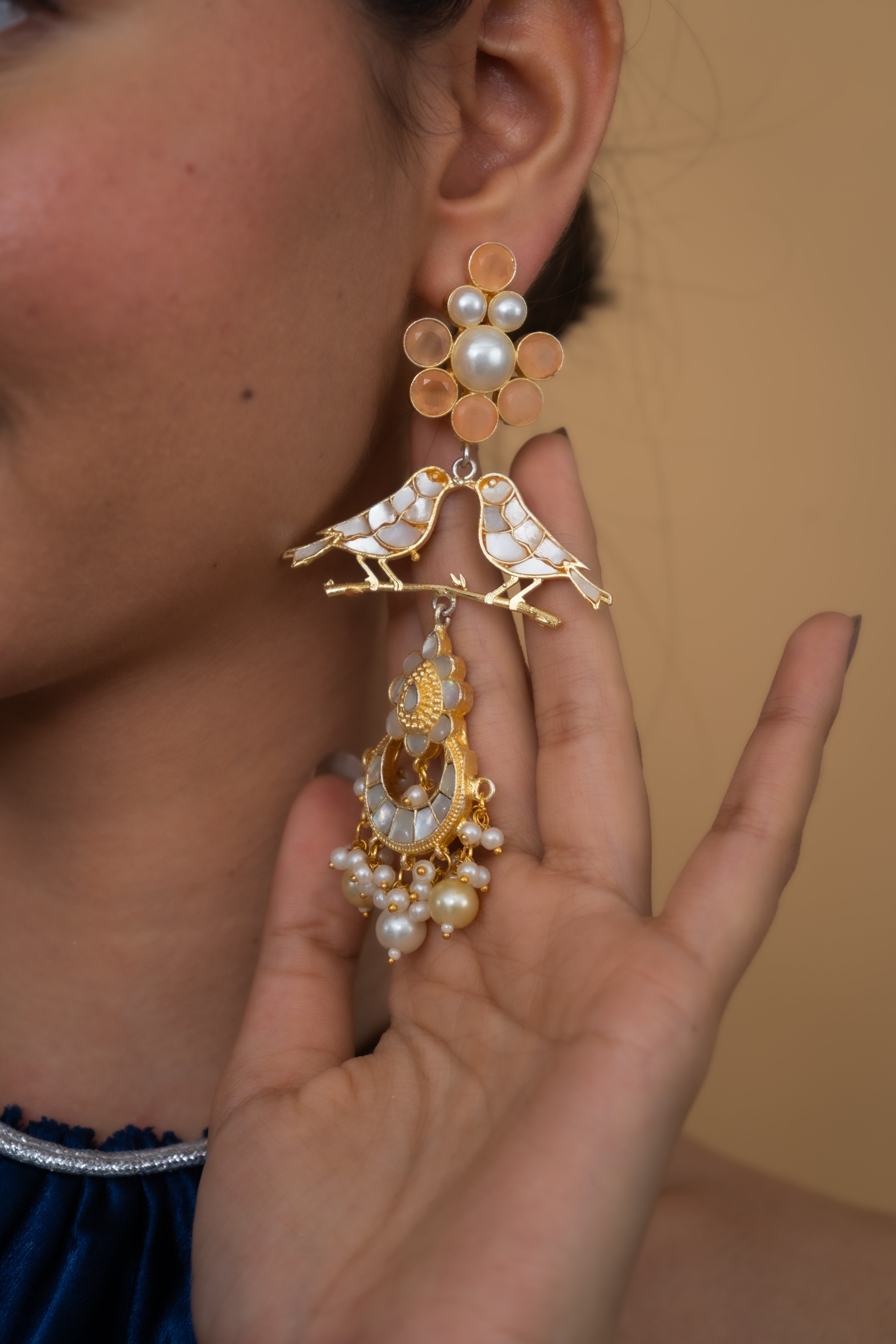 SHELL WITH ORANGE PEARL BEADING EARRINGS